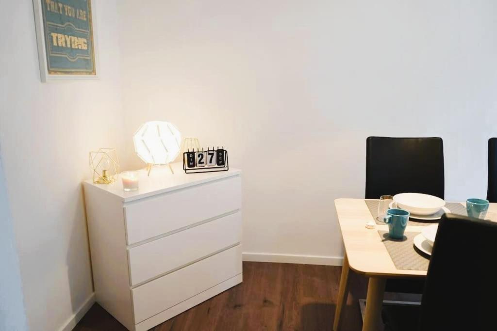 Rm-1 - Appartement F2 Au 1Er Etage Pour 1-3 Pers Mulhouse Exteriör bild